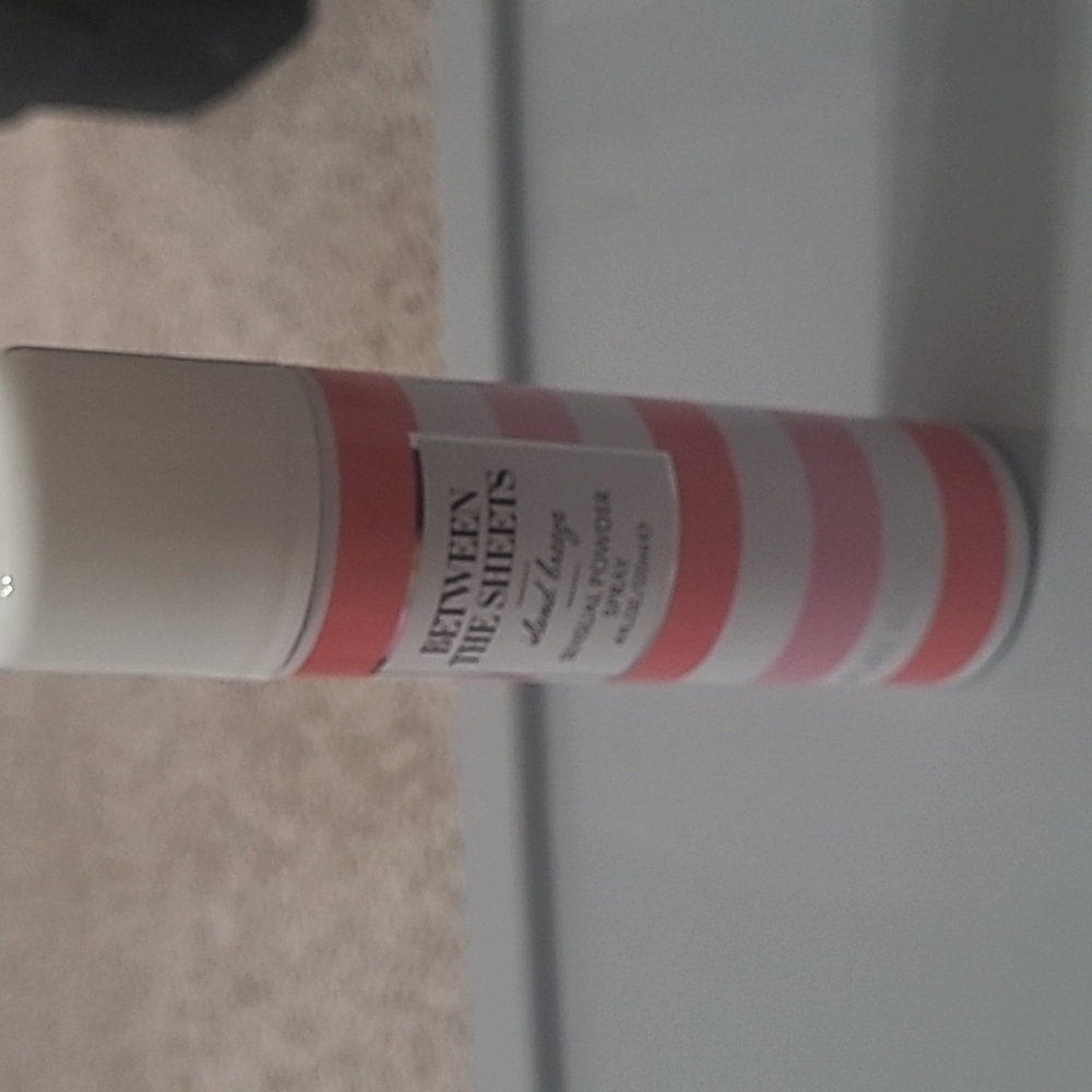 Between the Sheets powder spray